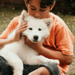 Beneficios de que los niños cuenten con un animal de compañía